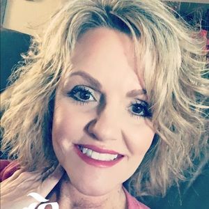 Meet your Posher, Pam